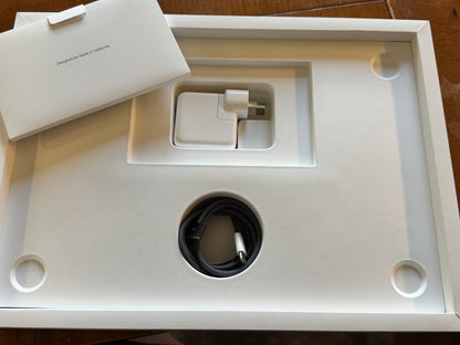 MacBook Air M2 2023 8GB / 256GB