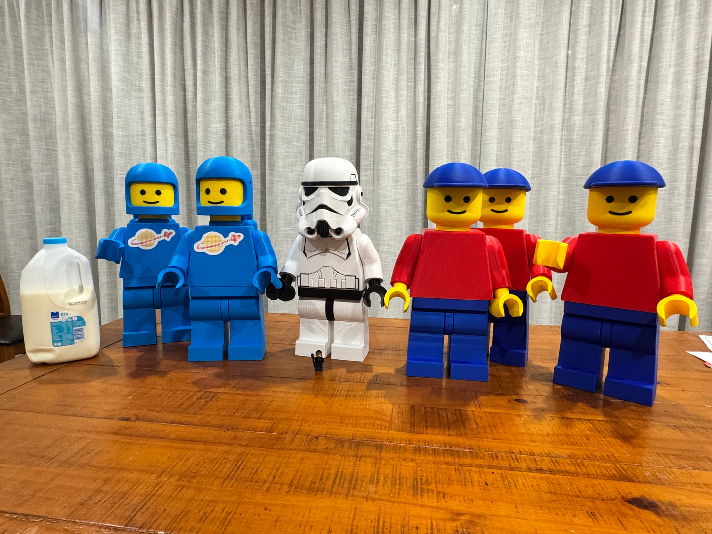 Giant Brick Space Man Blue 400mm